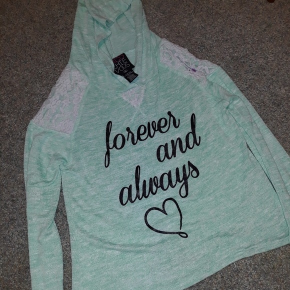 Shirts - Picture 6 of 7